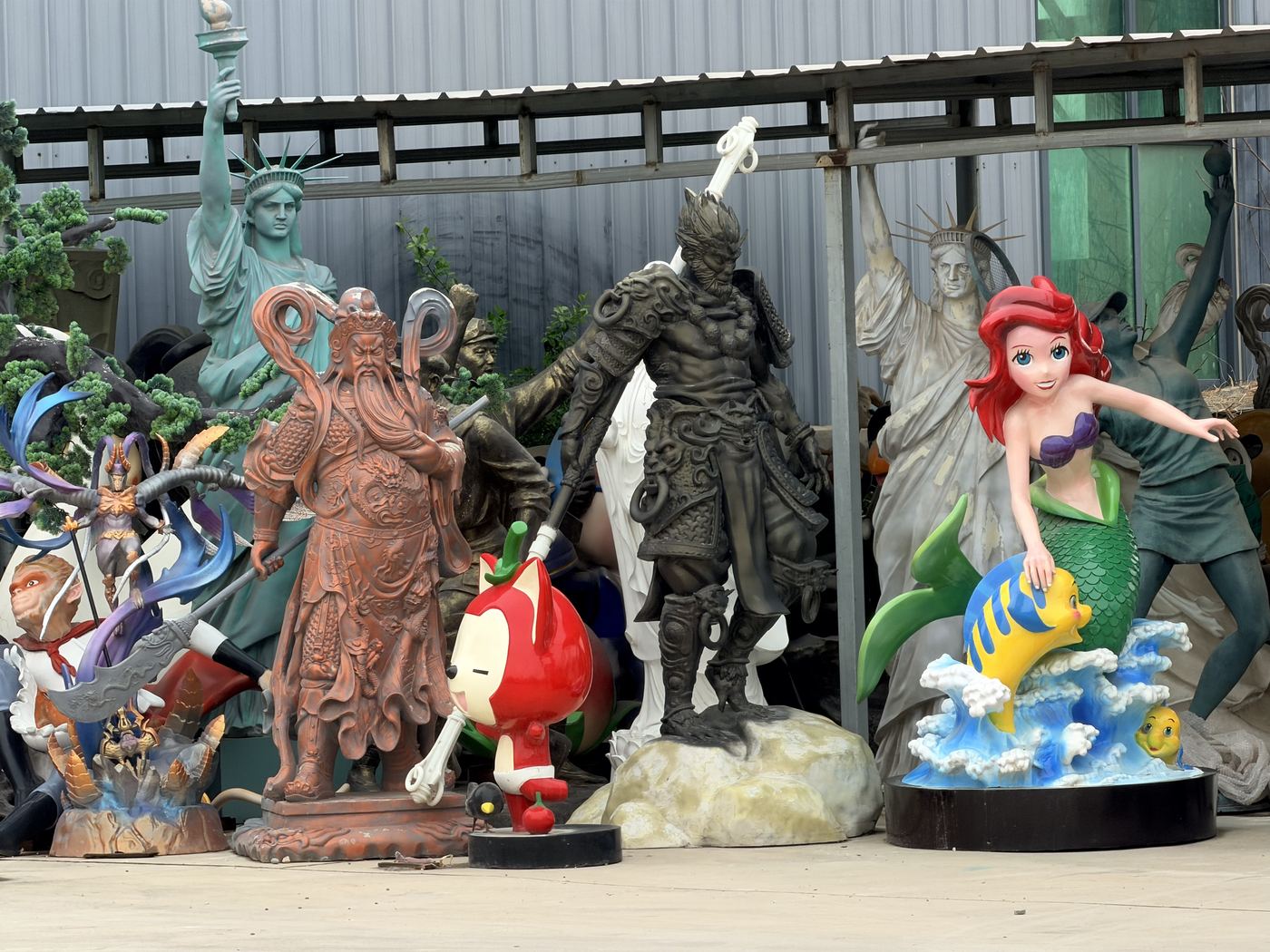 Modern FRP sculpture