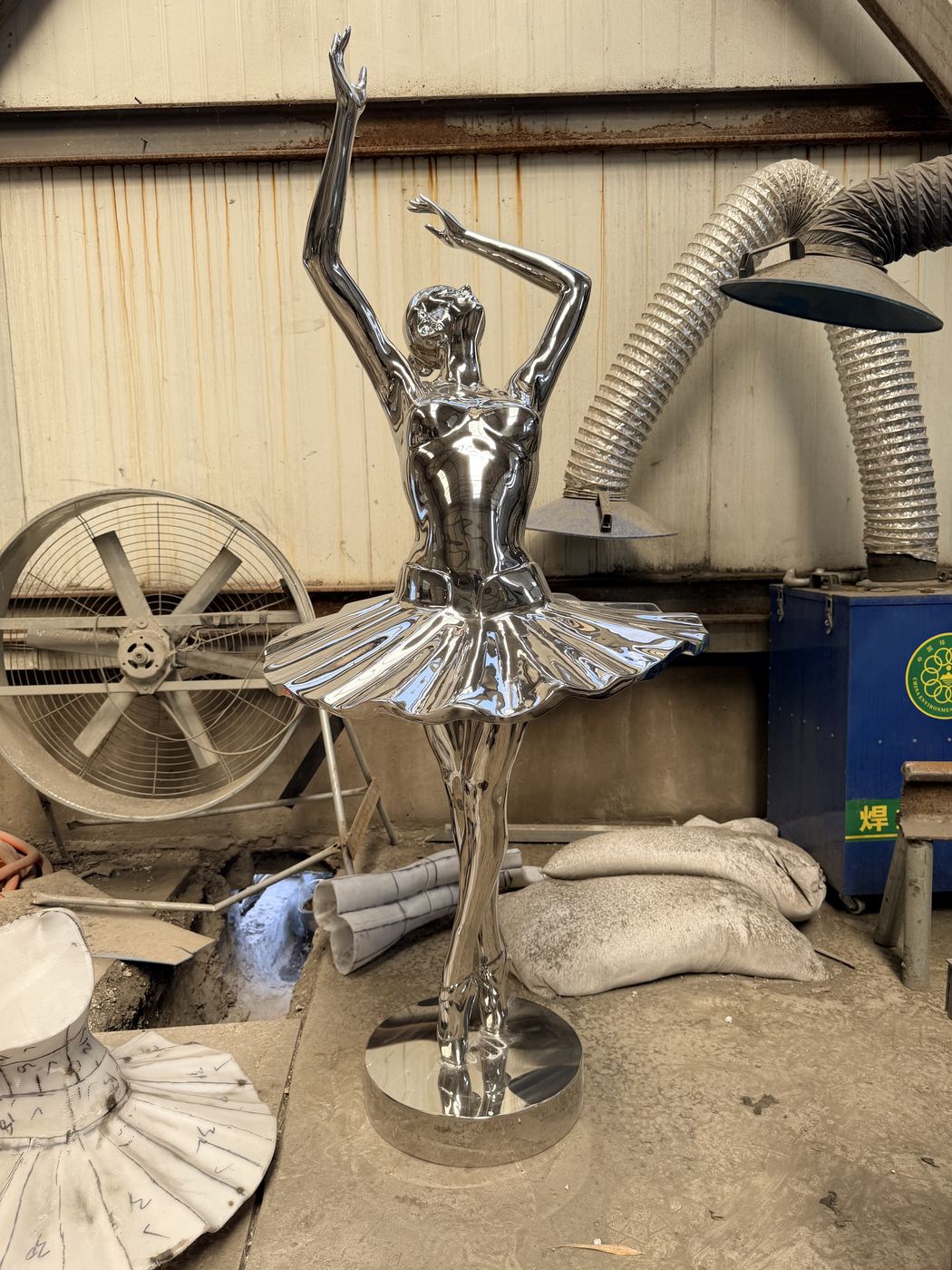 Stainless steel sculpture vertical composition