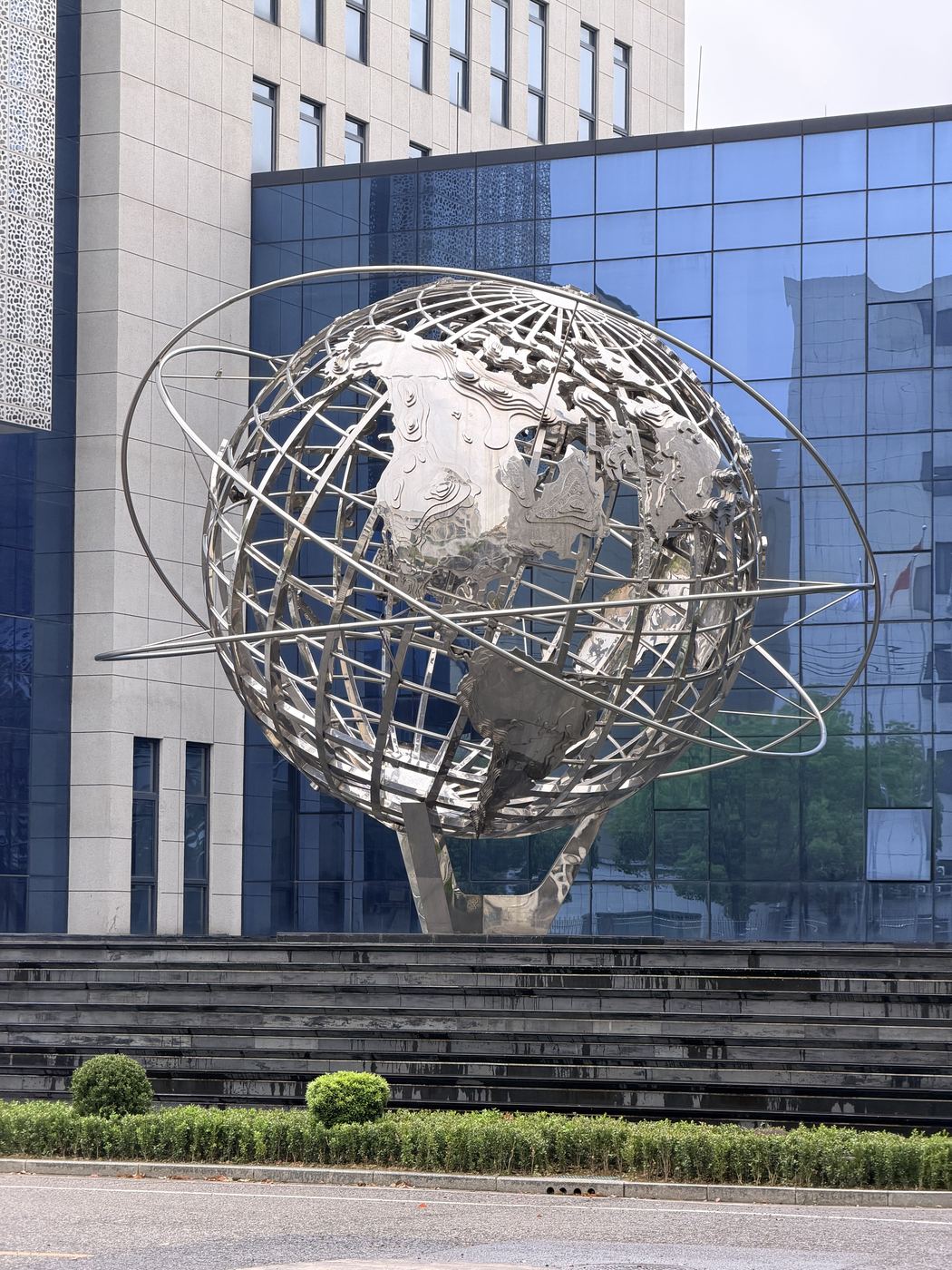 Large stainless steel outdoor sculpture